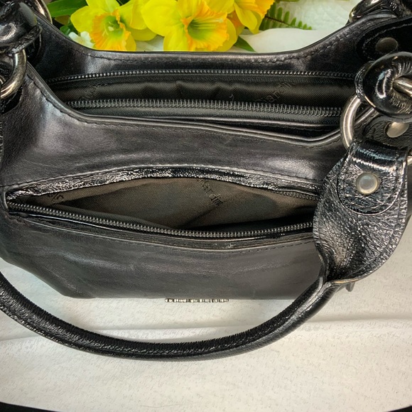 NERO GIARDINI Black Leather Handbag Patent Leather Handles with Metal Details - Picture 6 of 9